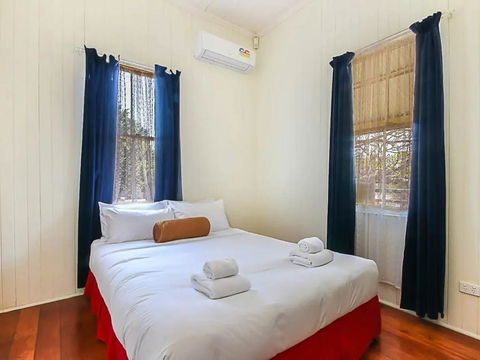 Charming Characterful Rustic-style Home Near The Gabba - Hotel Accommodation 3