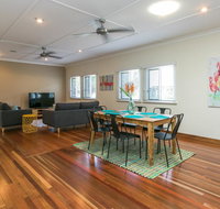 Charming Home By The Sea - Hotel Accommodation