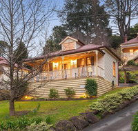 Charnwood Cottages in Warburton - Hotel Accommodation