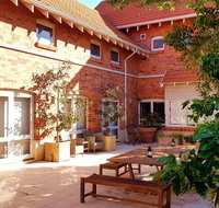 Chateau Cottesloe by the beach - Hotel Accommodation