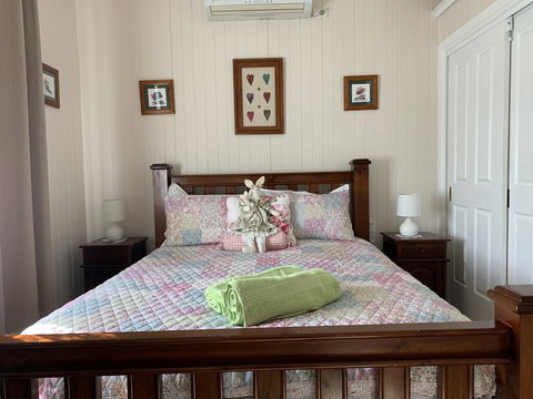 Cherry Blossom Cottage - Hotel Accommodation 1