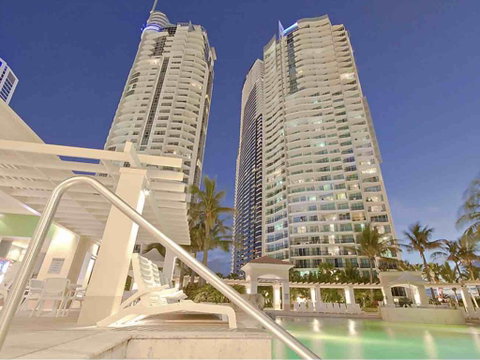 Chevron Renaissance Towers - Hotel Accommodation 2