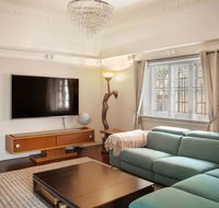 Chic 2 Bedroom Ground Floor Apartment In Trendy New Farm - Hotel Accommodation