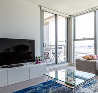 Chic Modern  Stylish.Stunning ViewsFree Parking - Hotel Accommodation