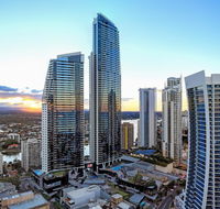 Circle on Cavill - HR Surfers Paradise - Hotel Accommodation