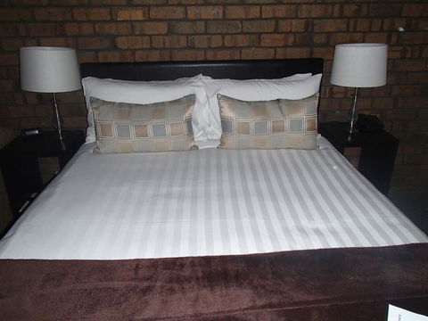 City Colonial Motor Inn - Hotel Accommodation 2