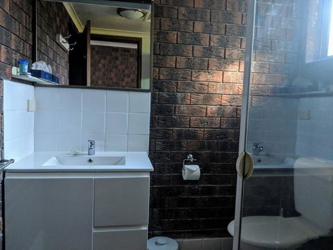 City Lights Motel - Hotel Accommodation 2