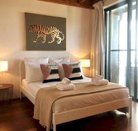 Classic Woolstore Apartment in Teneriffe - Hotel Accommodation