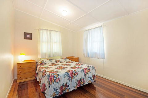 Close To Water, Restaurants And Clubs, Toorbul St, Bongaree - Hotel Accommodation 3