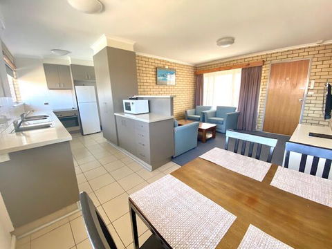 Coastal Comfort Motel - Hotel Accommodation 1