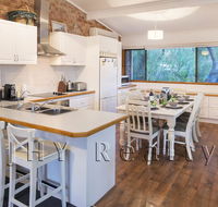 Coastal Cottage - Hotel Accommodation