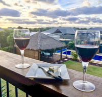 Coastal Paradise Holiday Home Swimming Pool  WiFi - Hotel Accommodation