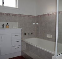 Cole House Apartments - Hotel Accommodation