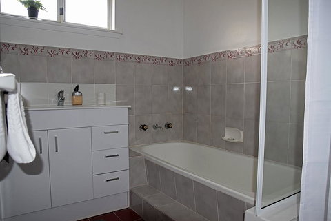 Cole House Apartments - Hotel Accommodation 0