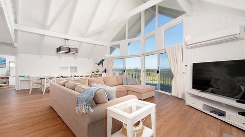 Combined Kingsley Beach House - Hotel Accommodation 3
