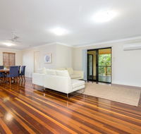 Combles Rd - Hotel Accommodation