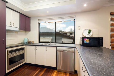 Combles Rd - Hotel Accommodation 2