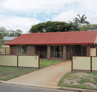Comfortable lowset family home only minutes from the water Tarooki St Bellara - Hotel Accommodation