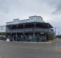 Commercial Hotel Curlewis - Hotel Accommodation