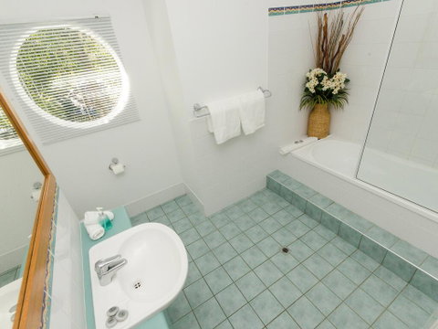 Compass Point - Hotel Accommodation 3