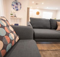 Contemporary Esprit with river reserve access - Hotel Accommodation