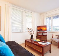 Convenient Studio With Lovely Courtyard - Hotel Accommodation