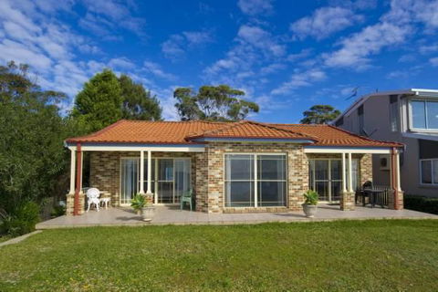 Cook St 4 - Salamander Bay - Hotel Accommodation 1