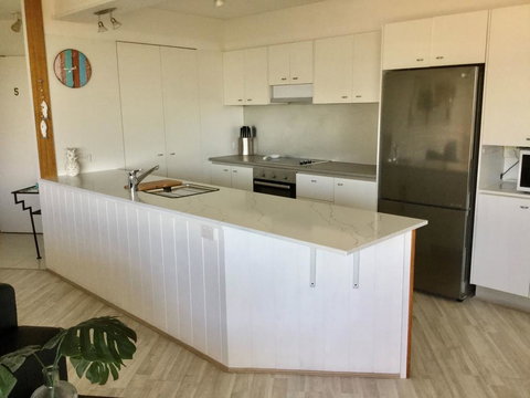 Coolum Beach Resort - Hotel Accommodation 1