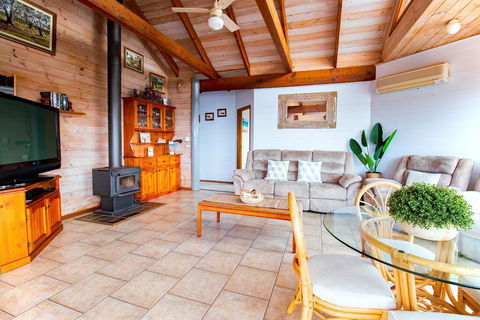 Coota Views - Hotel Accommodation 1