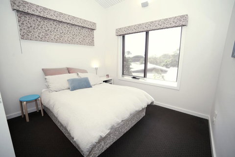 Coral Cove - Hotel Accommodation 1