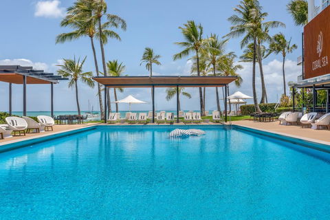 Coral Sea Marina Resort - Hotel Accommodation 1