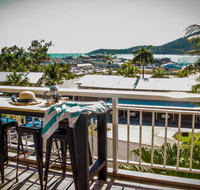 Coral Sea Vista Apartments - Hotel Accommodation