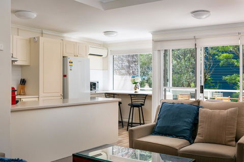 Cosy Family Apartment With Parking And Balconies - Hotel Accommodation 1