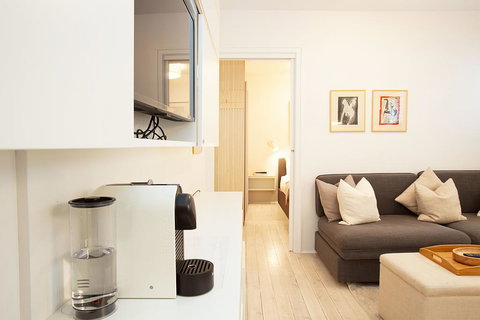 Cosy Flat In Art Deco Building Minutes From City - Hotel Accommodation 1