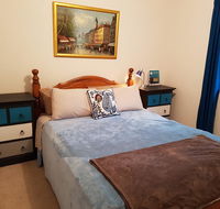 Cosy Quiet Bedroom Ferny Grove - Hotel Accommodation