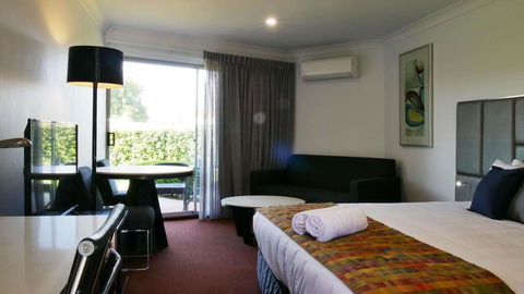 Country Capital Motel - Hotel Accommodation 2