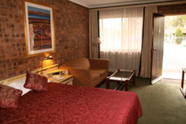 Coolbaggie NSW Hotel Accommodation