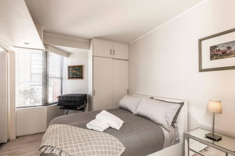 Couple's Gateway In Sunny Elizabeth Bay - Hotel Accommodation 2