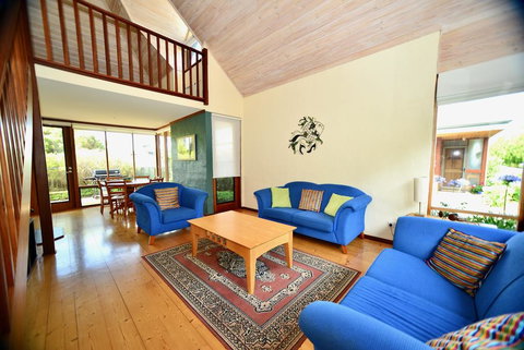 Cowrie Chalet - Hotel Accommodation 2