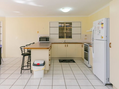 Cozy Family Holiday House - Hotel Accommodation 3