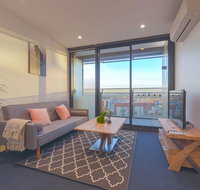 Cozy Melbourne Star 2 Bedroom Apartment Docklands - Hotel Accommodation