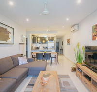 Crocs on Cavenagh - Hotel Accommodation