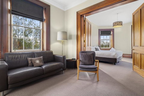 Cromwell Apartment - 3 Red Doors Battery Point - Hotel Accommodation 1