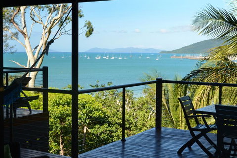 Crusoe's Beach House - Airlie Beach - Hotel Accommodation 2