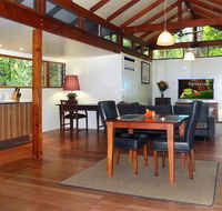 Crystal Creek Rainforest Retreat - Hotel Accommodation