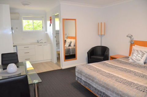 Culburra Beach Motel - Hotel Accommodation 1