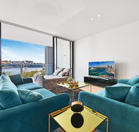 Darling Harbour Waterfront Luxury Apartment - Hotel Accommodation
