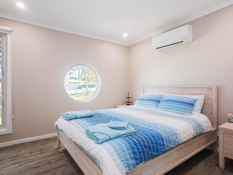 Dolphin Escape Soldiers Point', 121 Soldiers Point Road - Hotel Accommodation 3