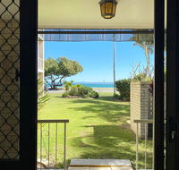 Dolphin View on South Esplanade - Hotel Accommodation