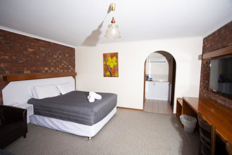 Donald Motor Lodge - Hotel Accommodation 2